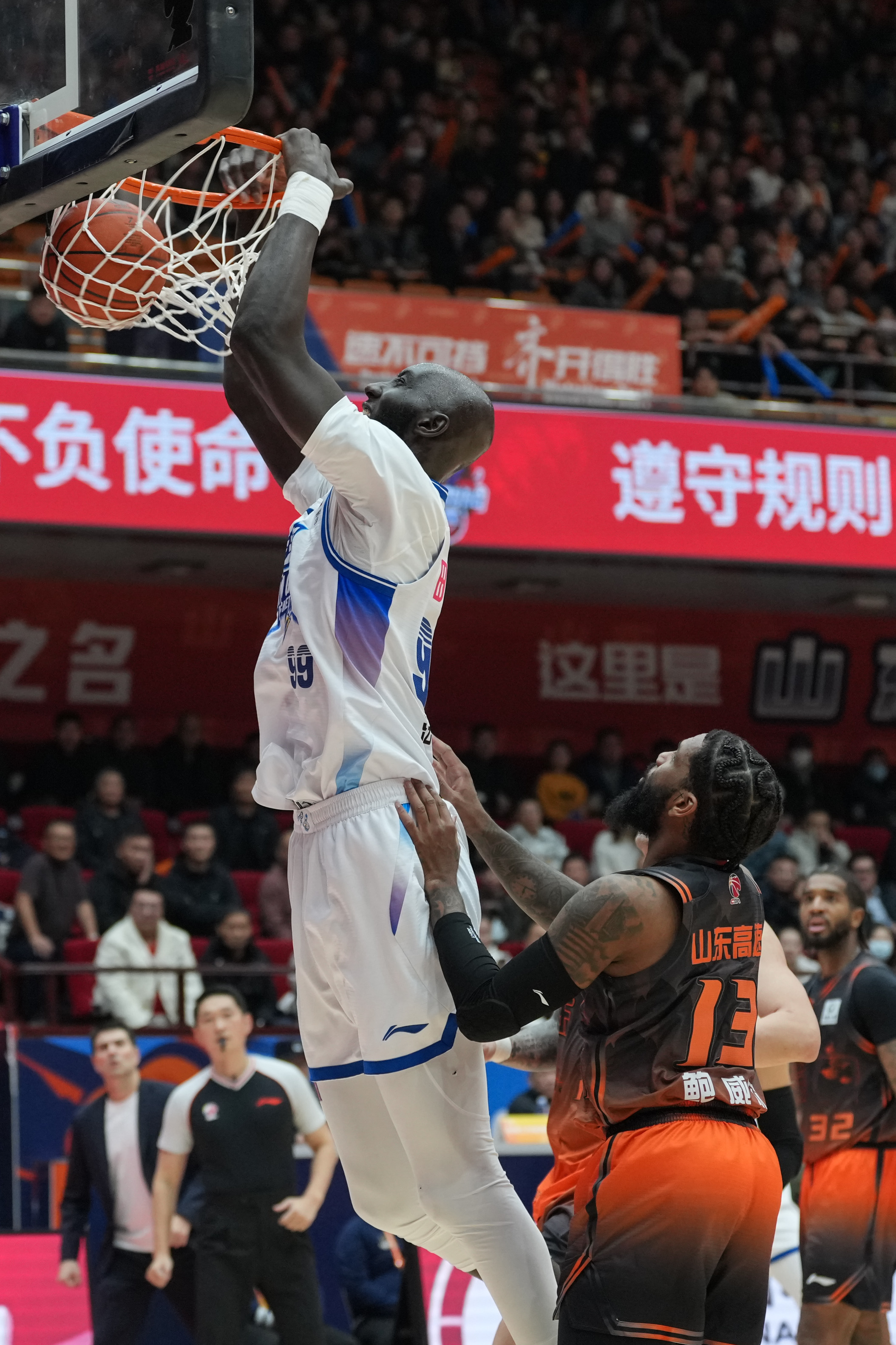 这也行？广州队造点机会备战NBA常规赛Rookie在掘金比赛中晋级，山东男篮遗憾出局备战意甲的简单介绍